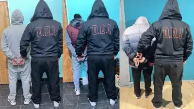 Allanaron tres barrios y encontraron más de lo que buscaban: cuatro motos robadas y un arsenal
