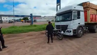 Un camionero perdió millones en segundos: el descuido fatal en una estación de servicio