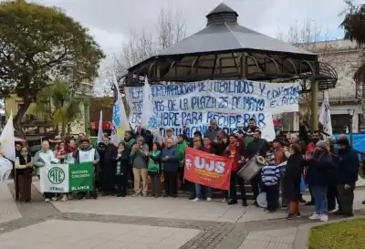 Una vez más, jubilados coparon la plaza de Concordia: el reclamo que no se calla