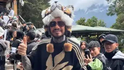 Parada técnica para un antojo: Tinelli hizo aterrizar su avión en Tucumán solo para comprar empanadas