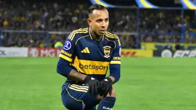 Silbidos y disculpas: el regreso de Villa a Boca que nadie esperaba