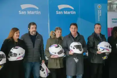 Martín Marinucci y Fernando Moreira entregaron cascos gratis en San Martín: la razón que pocos esperaban