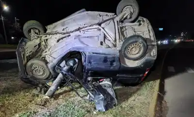 Volcó en la avenida Perón y murió horas después en el hospital