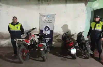 Sorpresivo hallazgo en Alberdi: un vecino vio que le tiraron droga al patio y la policía secuestró la moto del dealer