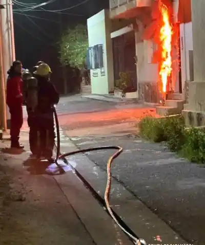 Cortocircuito en un edificio de la Capital: bomberos evitaron una tragedia