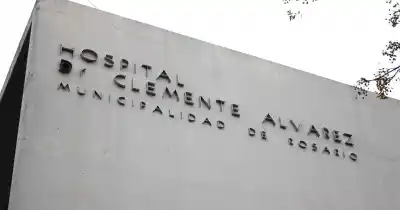Internaron a una mujer con el 60% del cuerpo quemado y su pareja quedó detenida: investigan un ataque
