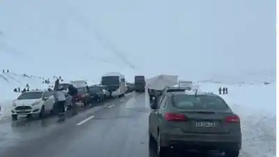 La nieve no da tregua: suspenden despeje de la ruta 7 y evacúan turistas en alta montaña