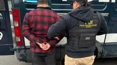 Usaba inhibidores de alarma para robar autos: cayó en un barrio privado de Las Heras