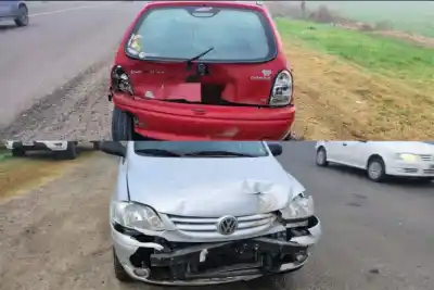 Choque en el acceso a Aldea Brasilera: dos jóvenes heridos tras el impacto entre dos autos