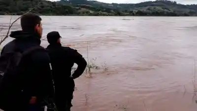 Alerta en El Soberbio: el río Uruguay no da tregua y podría obligar a evacuar familias