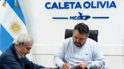 Caleta Olivia: firmaron un acuerdo millonario para llevar gas a barrios postergados