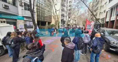 Escándalo en el Astillero: despidieron a dos mujeres tras denunciar violencia de género y los gremios tomaron las calles