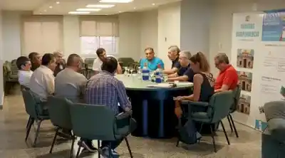 Empresarios y choferes de transporte piden la participación del municipio para resolver crisis del sector