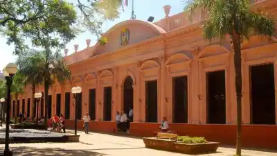 Passalacqua lo hizo oficial: docente y policía de Misiones cobrarán más en julio y septiembre