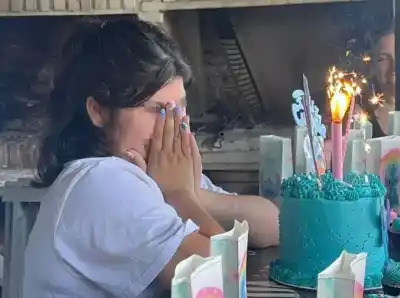 Alina sueña con una familia para sus 15: la conmovedora historia de la adolescente de Zárate