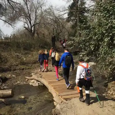 El plan ideal para esta tarde: una caminata gratuita en La Calera que termina en el Balneario El Colibrí