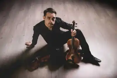 El violinista que dejó helada a Bélgica llega a Corrientes: concierto gratuito en el Vera