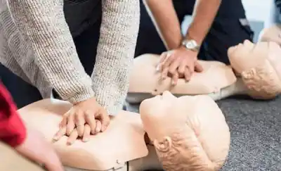 ¿Sabés qué hacer si alguien se desvanece? Este taller gratuito te lo enseña en Esquel