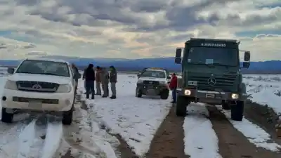 Nieve implacable en San Juan: seis personas rescatadas tras quedar atrapadas en la Cordillera