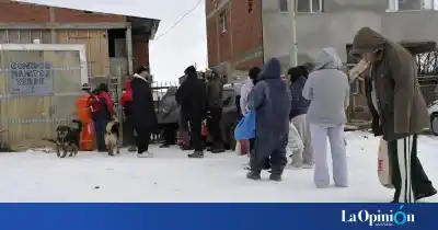 Frío extremo en Río Gallegos: piden leña para más de 275 familias y entregan casi 400 viandas por semana