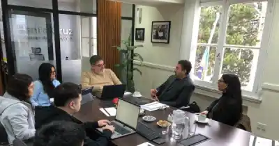 Números en la mesa: qué buscan Provincia y dos municipios clave en las reuniones de Economía