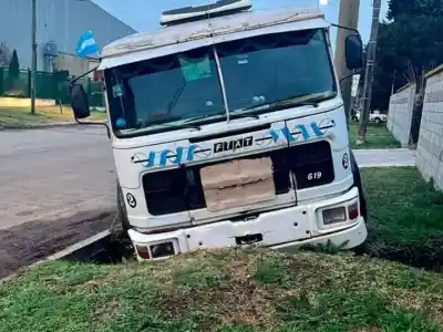 Mientras arreglaba su camión en el Parque Industrial, el vehículo lo arrolló y lo mató