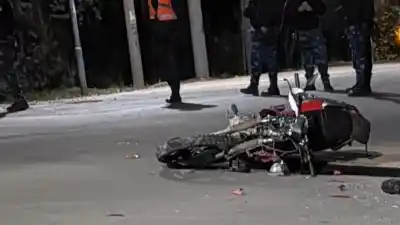 Chocó contra un auto y murió en el acto: la peligrosa esquina de Valle Viejo que ya tiene cuatro monolitos