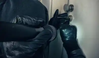 Robo en country de Valle Viejo: delincuentes usaron guantes para no dejar huellas