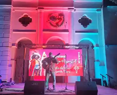 Fieles de Santiago Apóstol iniciaron la celebración de su patrono con una emotiva vigilia