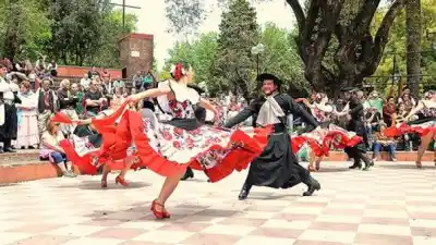 ¿Qué se esconde detrás del 2° Encuentro Traslasierra Baila en Las Tapias?
