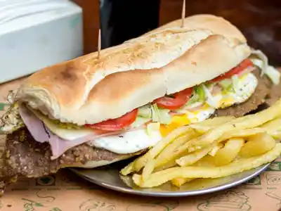 Milanesas serranas: el nuevo sabor que conquista Villa Yacanto este fin de semana