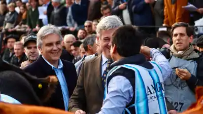 El mensaje de Llaryora en Palermo que reactiva el debate sobre el campo