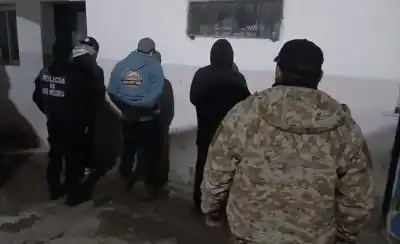 Usaron un bote para cruzar el río y robar ovejas: la policía los esperaba