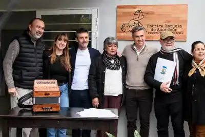 Puerto Tirol ya tiene su propia fábrica-escuela de acordeones: un sueño que suena a chamamé