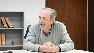 Llegó al Valle con 30 años y una valija: hoy es la voz que anticipa el futuro de la fruticultura