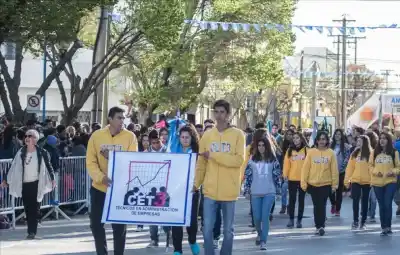 Vuelve el desfile aniversario en Roca: conocé el nuevo recorrido y la fecha