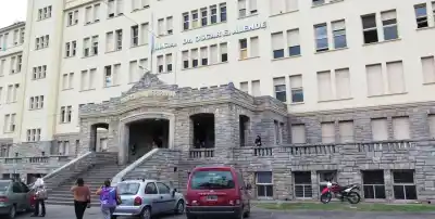 Encontraron a un enfermero muerto en el HIGA con una jeringa clavada en el vientre