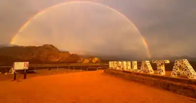 El arcoíris que sorprendió a Uspallata mientras la nieve mantiene cerrado el Cristo Redentor