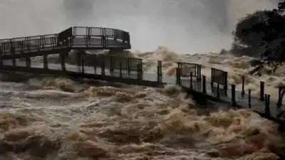 El río Iguazú volvió a crecer y la Garganta del Diablo sigue sin acceso: qué pasó