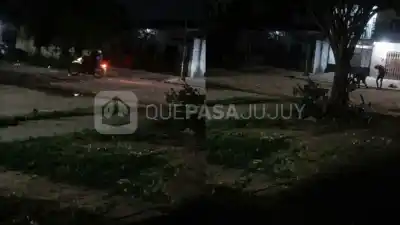 Madrugada de terror en Sagrado Corazón: piedras y balas contra la Policía