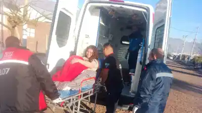 En pleno barrio Las Pampas: policía y enfermera asistieron un parto que no podía esperar