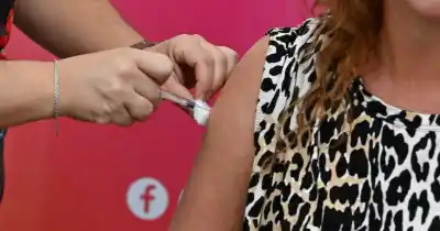 Santa Fe: más de 430 mil personas ya se vacunaron contra la gripe y la Provincia pide no aflojar