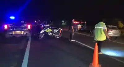 Tragedia en Bella Vista: dos muertos tras el choque entre una moto y una camioneta