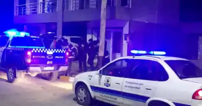 Disparos en plena madrugada cerca del hospital: huyó, pero la Policía lo atrapó en minutos