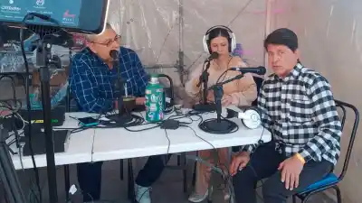 El emotivo show de Cuti y Roberto Carabajal que paralizó los festejos por los 473 años de Santiago