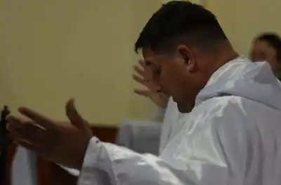 Almacenero y sacerdote: la iglesia vetero que desafía al catolicismo oficial en Villaguay