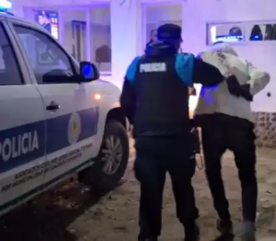 Se llevó dos perfumes de una farmacia y lo atraparon a pocas cuadras: qué pasó en Comodoro