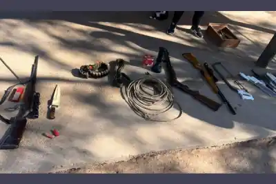 Allanaron una vivienda rural por abigeato y se toparon con un arsenal: lo que encontraron