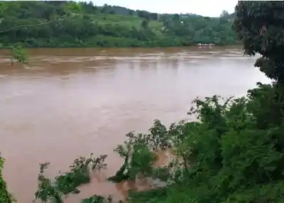 El río Uruguay avanza sin pausa: Garruchos ya evacúa y Santo Tomé en alerta máxima