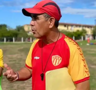 Sarmiento cambia de timonel: Mambrín asume con la misión de enderezar el rumbo en la Liga Chaqueña